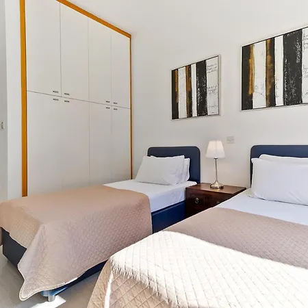 2 Bedroom Proteus With Private Pool, Aphrodite Hills ヴィラ *